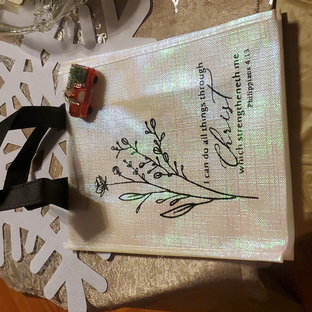 Beautiful reusable Christian giftbag....Christian booklet and silver look neckla